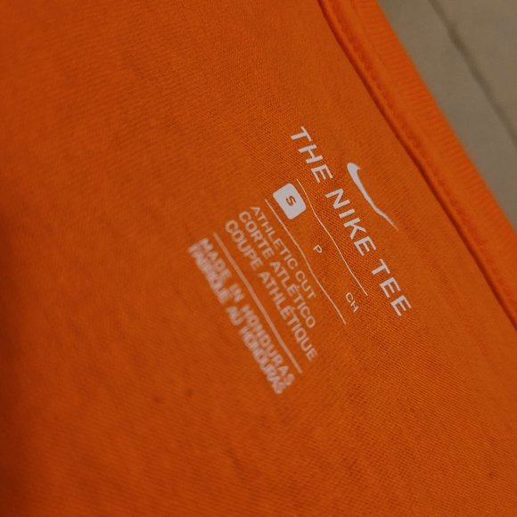 Nike WOMEN'S "JUST DO IT" GRAPHIC TEE SHIRT - Picture 3 of 6